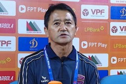 HLV thứ 16 ở V.League mất việc