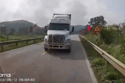 Nguyên nhân vụ xe đầu kéo tông ô tô chở nhà trai đi xin cưới ở Hà Tĩnh