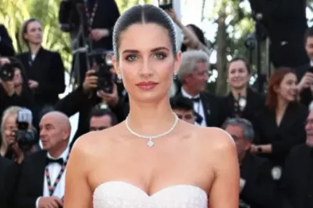 Thiên thần Victoria's Secret gây choáng tại thảm đỏ Cannes ngày 2