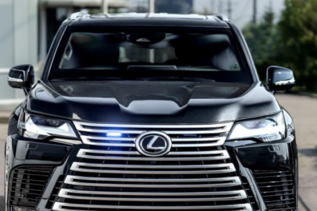Bản độ Lexus LX 700 bọc thép chống được đạn súng trường AK-47