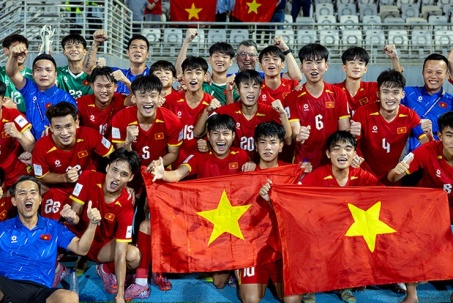 Chủ tịch VFF cảnh báo U17 Việt Nam về mạng xã hội trước tứ kết châu Á