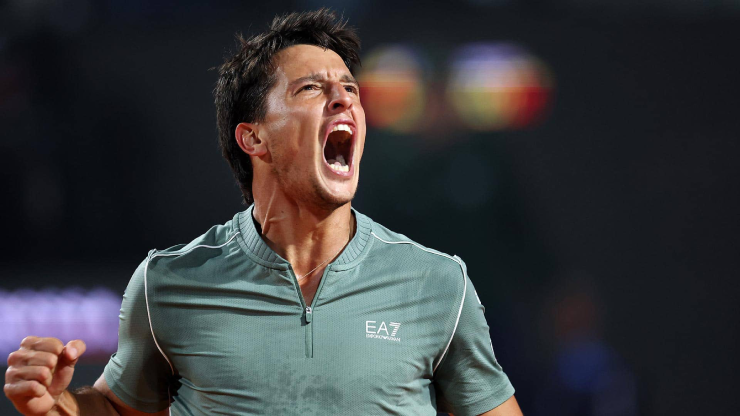 Darderi tiến vào bán kết Rome Open 2026 sau trận đấu giàu cảm xúc