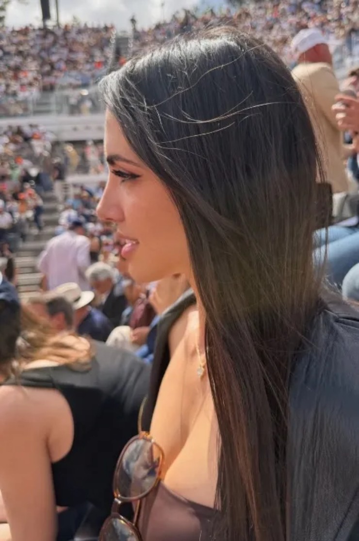 Nữ MC gợi cảm gây sốt tennis Rome Open, đi giày cao gót tâng bóng điêu luyện - 6