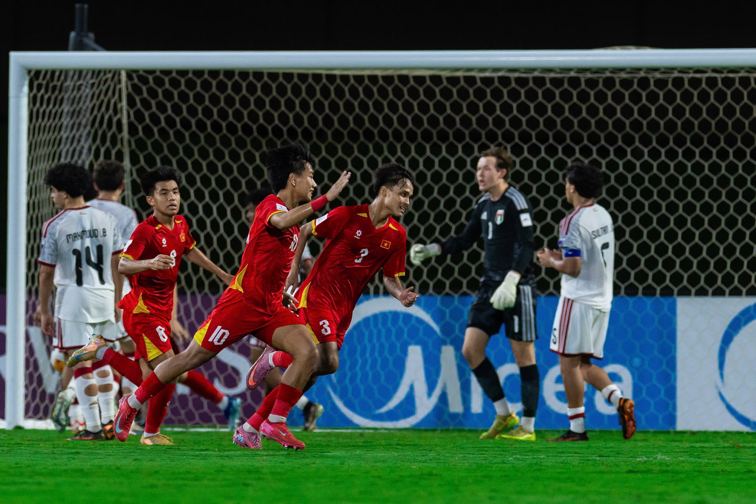 Với kết quả này, U17 Việt Nam giành ngôi nhất bảng C VCK U17 châu Á 2026 và sẽ gặp U17 Australia ở tứ kết