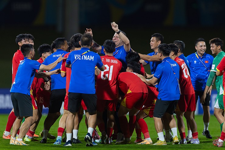 HLV Cristiano Roland tin U17 Việt Nam còn tiến xa tại U17 châu Á 2026.