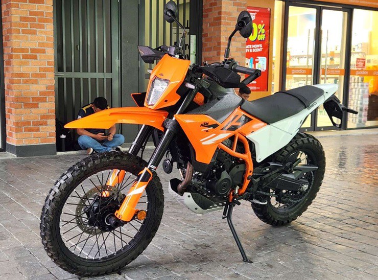 KTM khiến thị trường mô tô nóng trở lại với loạt 390 mới đầy cá tính - 4