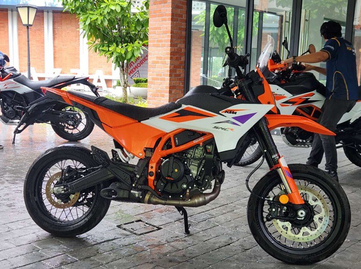KTM khiến thị trường mô tô nóng trở lại với loạt 390 mới đầy cá tính - 5