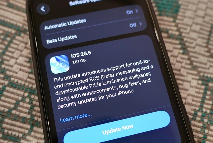 Thời lượng pin iPhone thay đổi thế nào sau khi cập nhật iOS 26.5?
