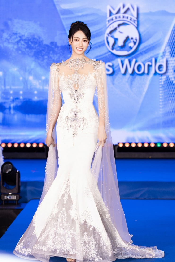 Dàn mỹ nhân đọ phong cách cùng Miss World Opal Suchata - 4