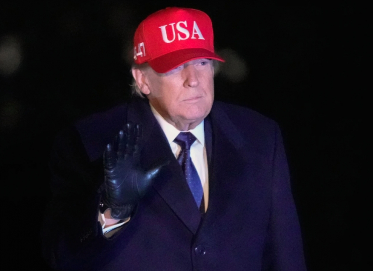 Ông Trump ám chỉ chiến dịch quân sự nhằm vào Iran sẽ tiếp tục - 1