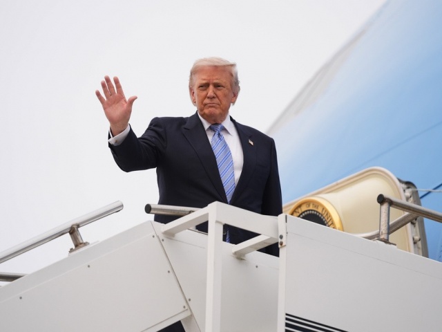 Tổng thống Trump đạt 'thỏa thuận thương mại tuyệt vời' với Chủ tịch Tập Cận Bình