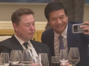 CEO Xiaomi và Elon Musk gây sốt khi chụp selfie