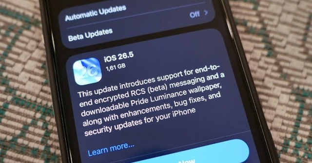 Thời lượng pin iPhone thay đổi thế nào sau khi cập nhật iOS 26.5?