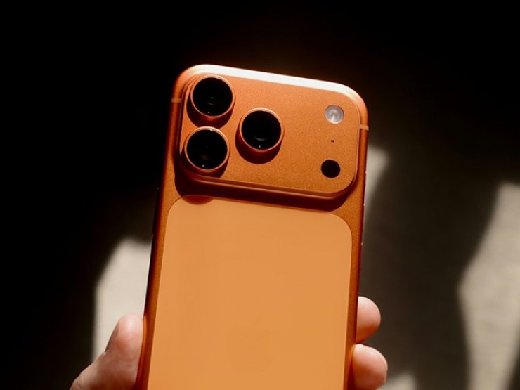 Giảm giá gần 10 triệu đồng, iPhone đang tạo “cơn ác mộng“ cho các hãng Trung Quốc