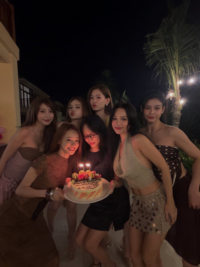 Ảnh sao 15/5: Tóc Tiên sexy trong tiệc mừng sinh nhật đầu tiên độc thân trở lại - 6