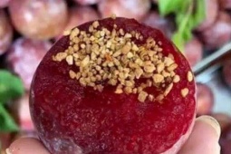 Ăn mận hậu có gây nóng trong và nổi mụn?