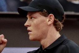 Sinner vào bán kết Rome Masters, phá kỷ lục “khó đọ” của Djokovic