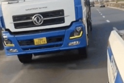 Video tài xế xe tải bỏ chạy khi CSGT yêu cầu dừng xe, bị chặn sau nhiều km