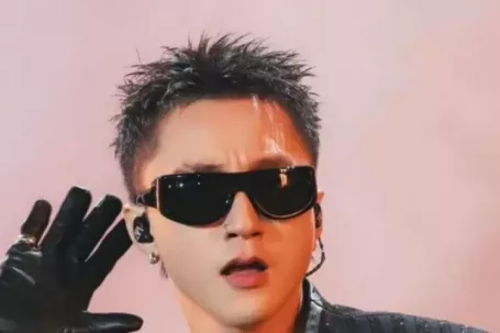 Sơn Tùng M-TP toan tính điều gì?