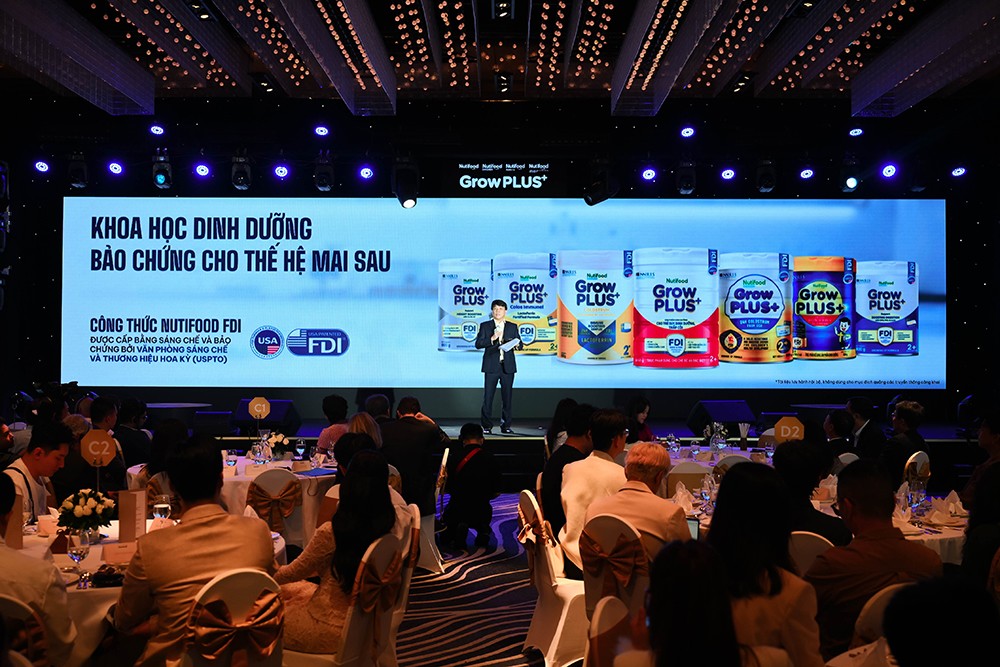 Lãnh đạo Nutifood công bố bằng sáng chế USPTO dành cho Công thức FDI tại sự kiện ngày 15/5