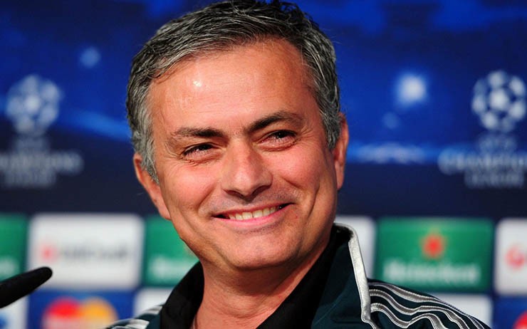 HLV Mourinho và buổi họp báo đầu tiên trên cương vị HLV trưởng của Real Madrid năm 2010