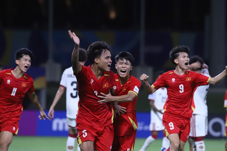 U17 Việt Nam lấy vé World Cup: 5 khoảnh khắc "vàng" làm nên cột mốc lịch sử - 2