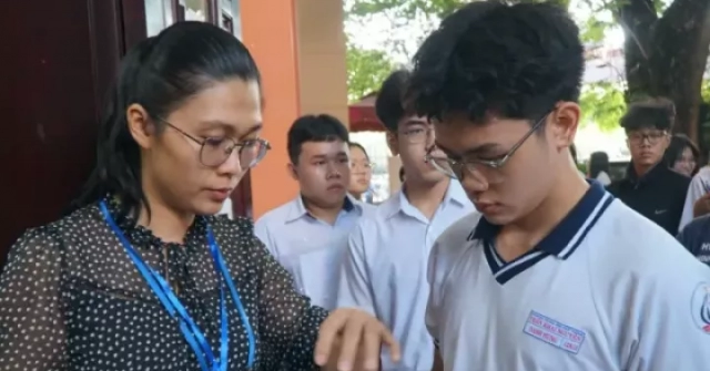 TPHCM giảm áp lực thi vào lớp 10, tiến tới phổ cập THPT