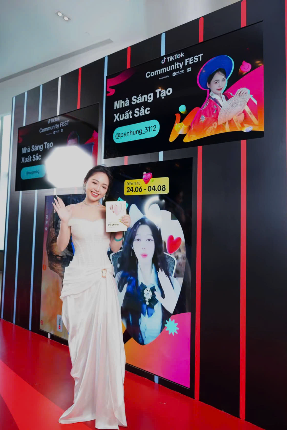 Pé Nhung nhận giải thưởng tại sự kiện Tiktok Community Fest Việt Nam 2024