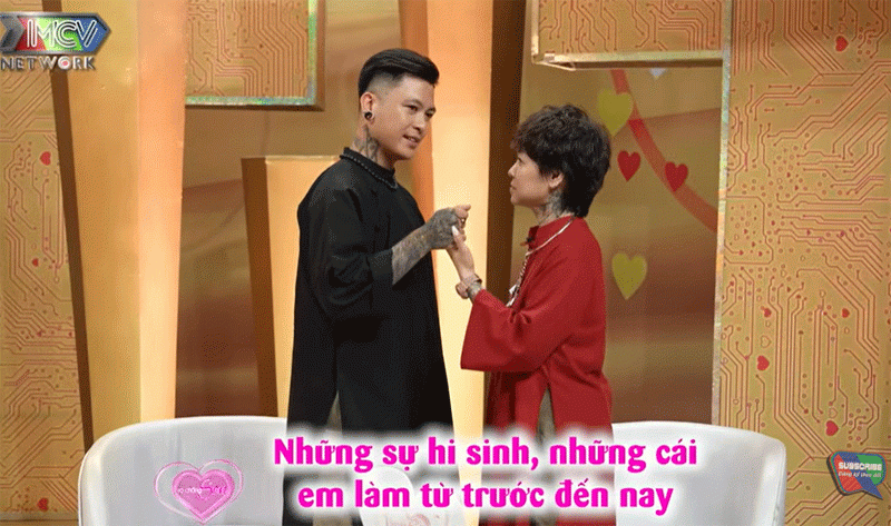 Cặp đôi đồng hành, trân trọng nhau suốt 10 năm qua. Ảnh cắt từ clip&nbsp;