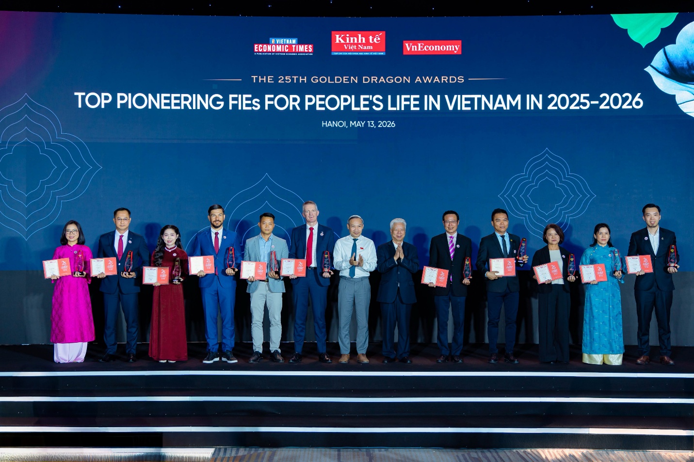 Danh hiệu tại Chương trình Rồng Vàng là sự ghi nhận ý nghĩa cho hành trình cam kết đầu tư lâu dài, nâng cao năng lực vận hành, phát triển các giải pháp bảo vệ toàn diện để mang đến nhiều giá trị thiết thực cho khách hàng, cộng đồng của Generali Việt Nam.