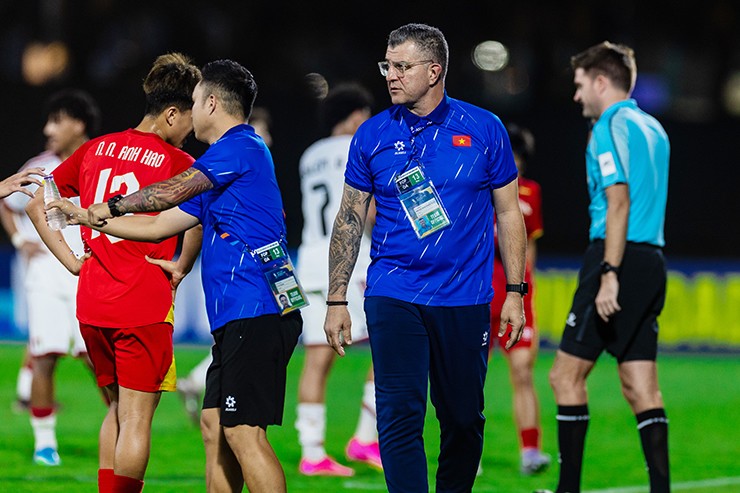 HLV Roland nói gì trước đại chiến U17 Việt Nam - U17 Australia ở tứ kết châu Á? - 2