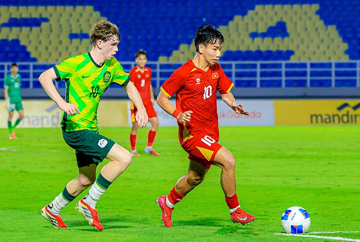 Nguyễn Lực ở trận U17 Việt Nam thắng U17 Australia 2-1 tại bán kết U17 Đông Nam Á 2026.