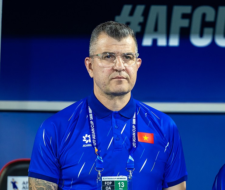 HLV Cristiano Roland quyết cùng học trò tạo "địa chấn" trước U17 Australia.