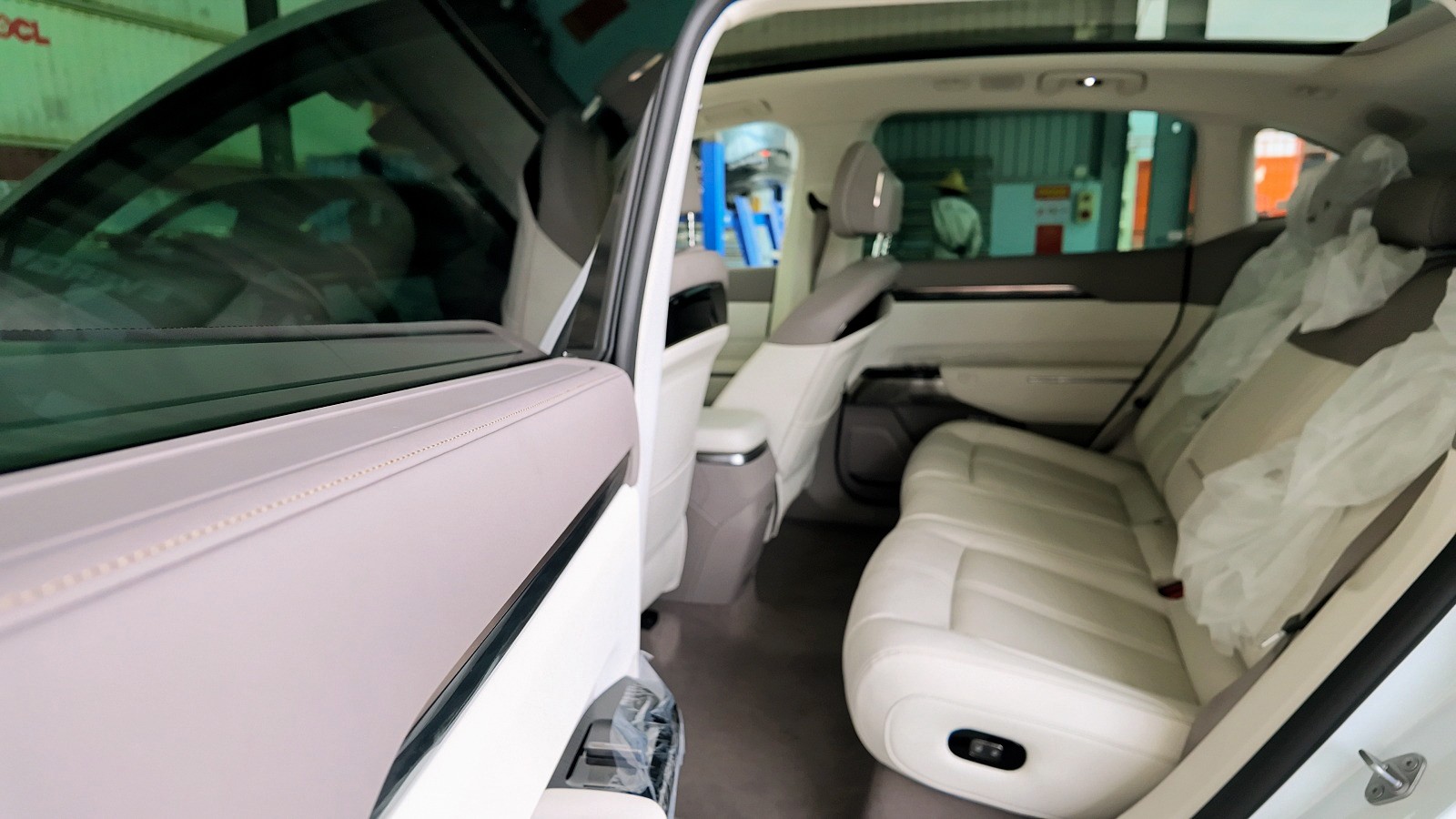 Mẫu xe Trung Quốc Zeekr 7x bất ngờ xuất hiện tại Việt Nam - 5