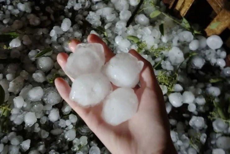 Mưa đá xối xả có xuất hiện khi miền Bắc chuyển mưa dông chiều tối nay?