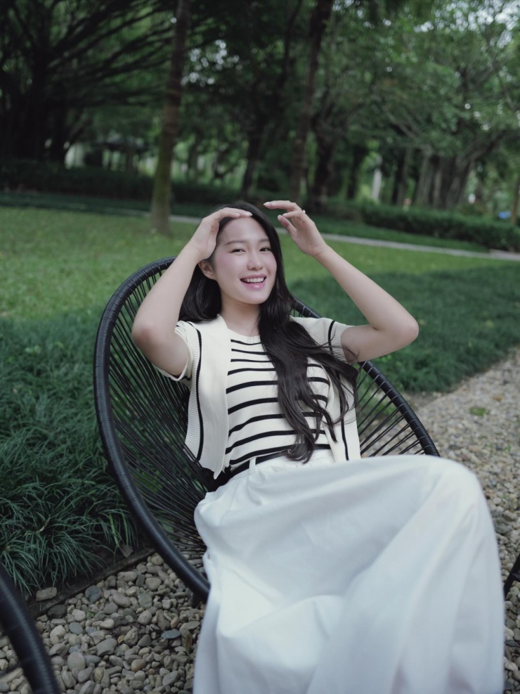 Doãn Hải My đổi gu khoe vòng một sau nhiều năm làm 'nàng thơ' - 8