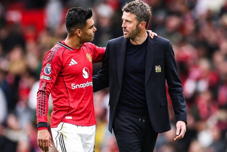 Carrick sẽ được cấp một tiền vệ chất lượng thay Casemiro. Ảnh: MUFC