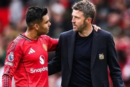 MU ký 5  bom tấn  tặng quà cho Michael Carrick