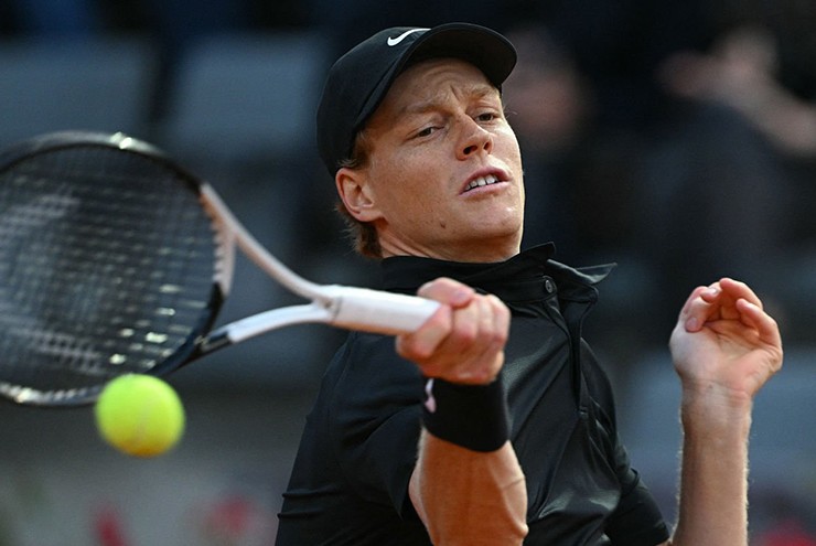 Video tennis Sinner - Medvedev: Kịch chiến 3 set, gián đoạn vì mưa (Rome Open)