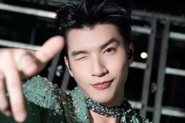 Hieuthuhai, Ngọc Trinh được đề cử 100 gương mặt đẹp nhất thế giới