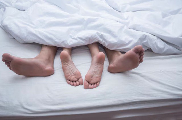 Khi bị phát hiện ngoại tình, rất nhiều người thường cố gắng đưa ra lý do để giải thích cho hành động của mình. Ảnh minh họa