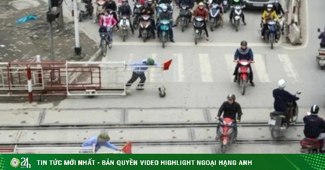 Quy định mới: Xe máy vượt tín hiệu đường sắt có thể bị phạt tới 6 triệu đồng