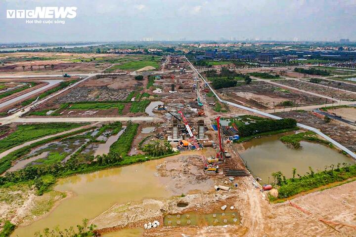 Theo quy hoạch được phê duyệt, điểm đầu tuyến cầu Ngọc Hồi kết nối với đường Vành đai 3,5 đoạn Phúc La - Văn Phú đi cao tốc Pháp Vân - Cầu Giẽ, nằm cách tuyến cao tốc khoảng 360 m về phía đê Hữu Hồng thuộc địa bàn xã Thanh Trì, Hà Nội. Điểm cuối dự án tại Km7+500, đấu nối với tuyến Vành đai 3,5 và cách đê Tả Hồng khoảng 700 m theo hướng cao tốc Hà Nội - Hải Phòng, thuộc xã Văn Giang, Hưng Yên.