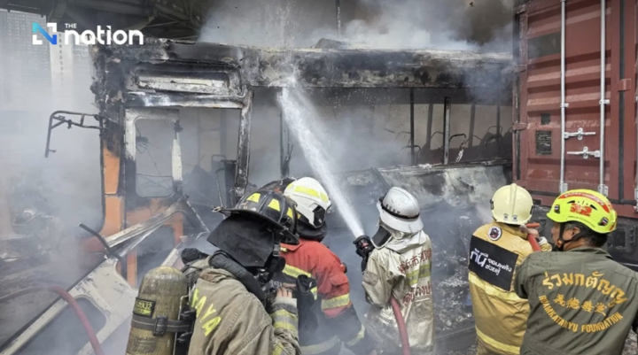 8 người thiệt mạng sau khi tàu chở hàng đâm xe buýt ở gần Makkasan, Bangkok, Thái Lan hôm 16/5.