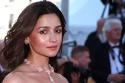 Số phận váy khỏa thân bị cấm ở Cannes