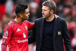 MU ký 5 ‘bom tấn’ tặng quà cho Michael Carrick