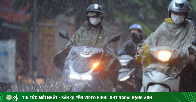 Miền Bắc kết thúc nắng nóng, mưa dông kèm nguy cơ lốc sét