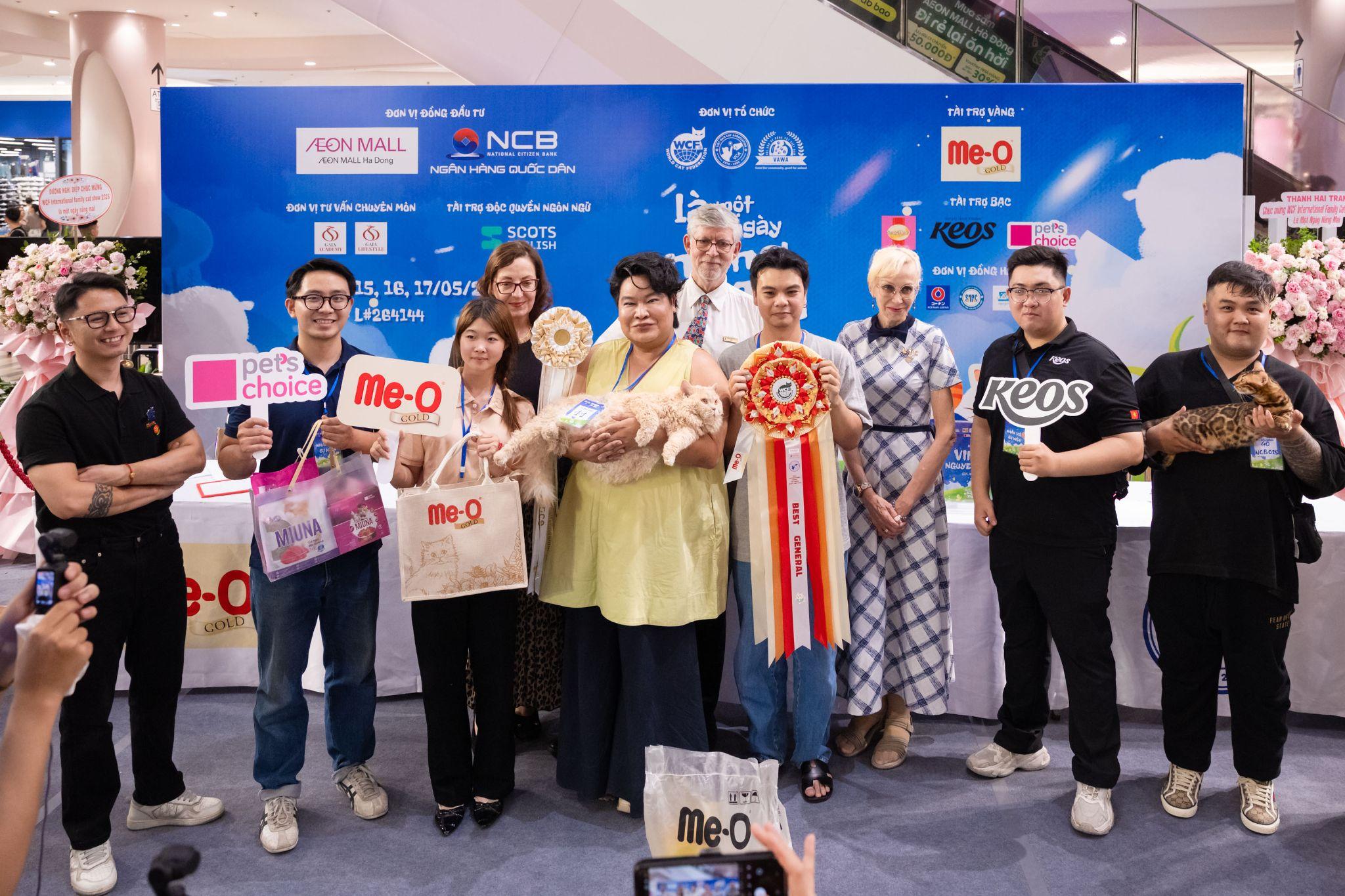Monstermonster Soocial trở thành “ngôi sao” nổi bật trong ngày thi đầu tiên.