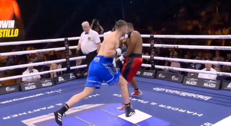 Võ sĩ quyền Anh thắng knock-out sau vài giây - 2
