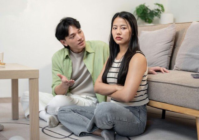 Chính vì quá để tâm đến chuyện tình cảm mà Bạch Dương dễ hình thành thói quen kiểm soát đối phương. Ảnh minh họa